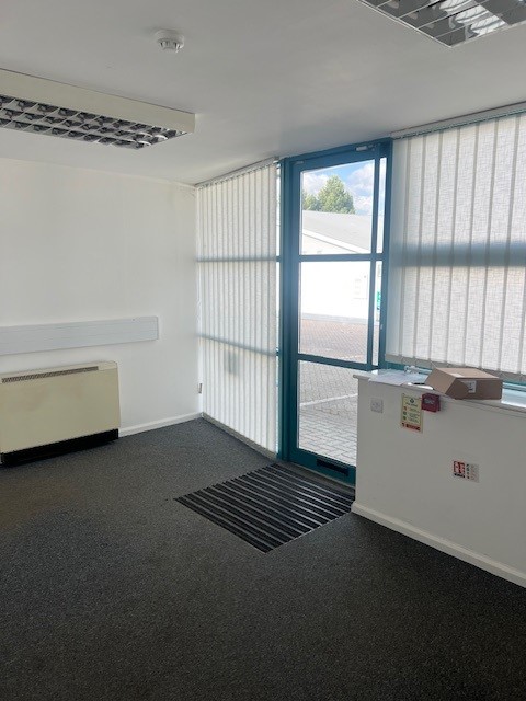 Storage in Nuneaton - photo 3